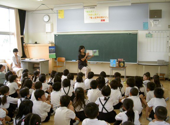 学校家庭支援委員会「お話会」