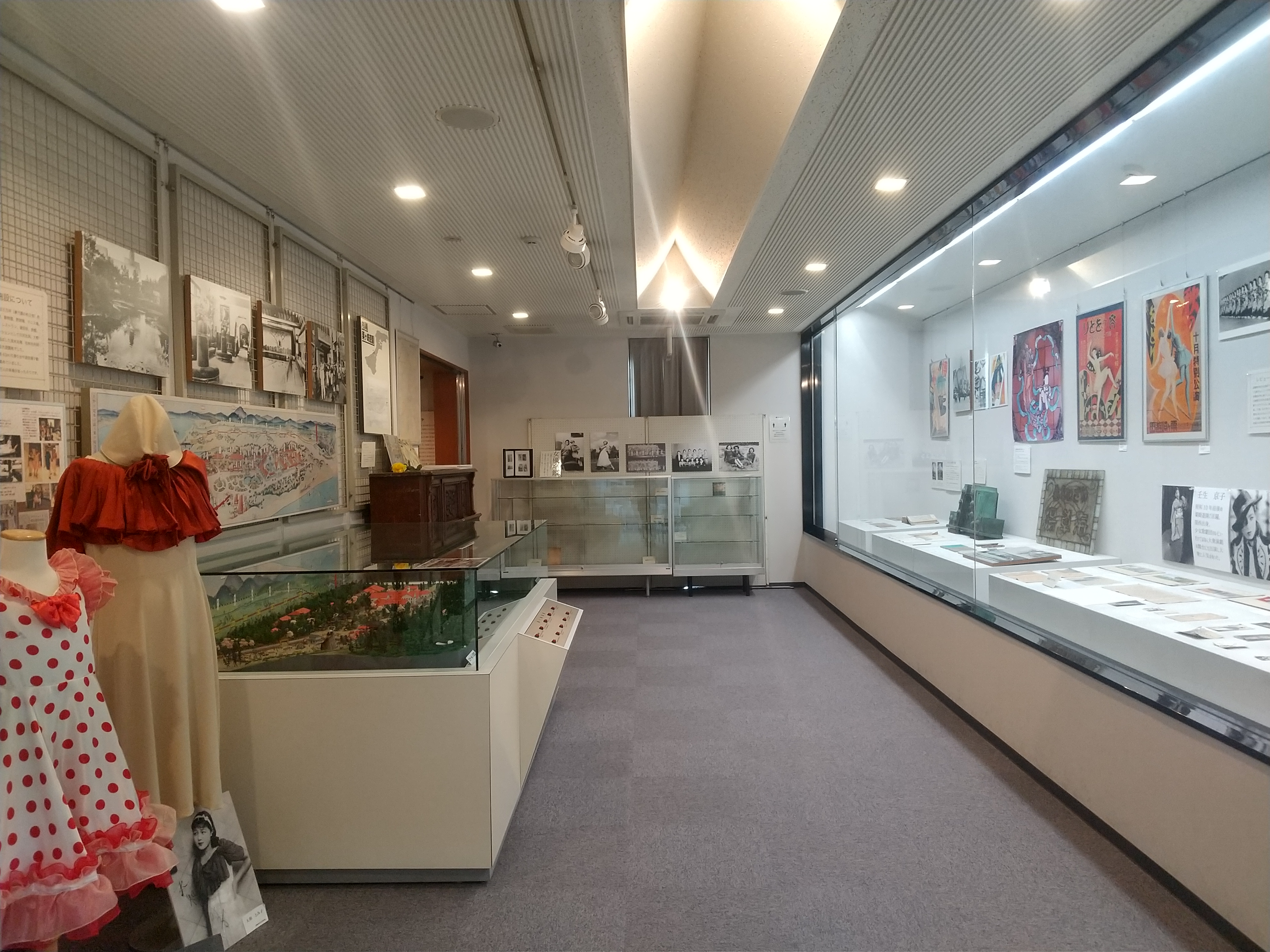 粟ヶ崎遊園関連資料展示風景